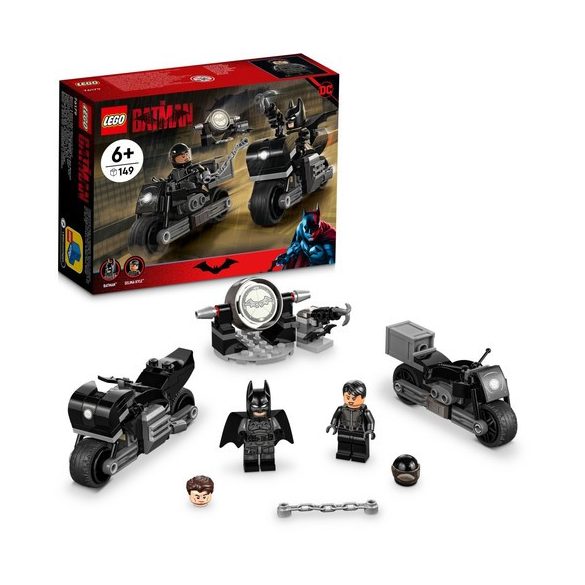 Batman™ & Selina Kyle™ Motorcycle Pursuit